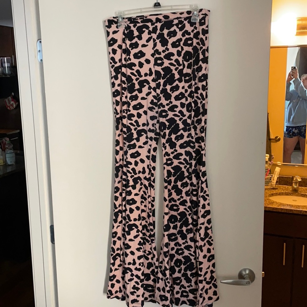 Cheetah pink pants! Fun and flirty!!!